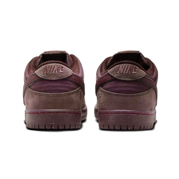 Dunk Low SB City Of Love Burgundy - immagine 3