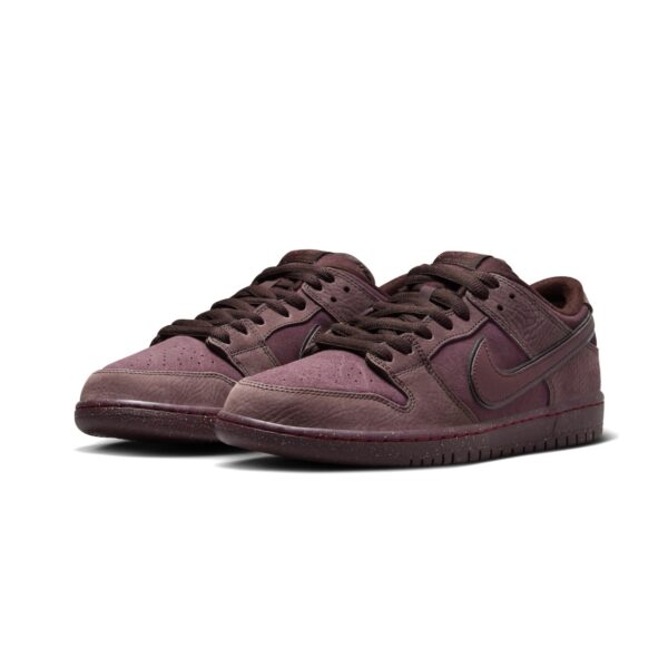 Dunk Low SB City Of Love Burgundy - immagine 4