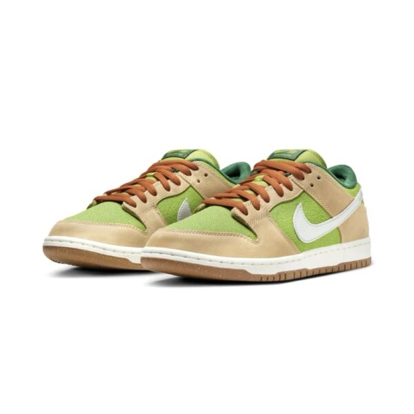 Dunk Low SB Escargot