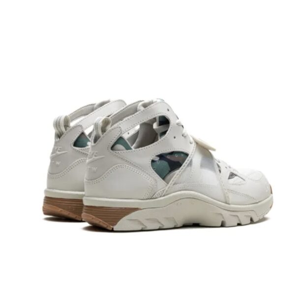 Air Trainer Huarache Nike x Corteiz Light Bone - immagine 3