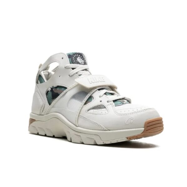 Air Trainer Huarache Nike x Corteiz Light Bone - immagine 4