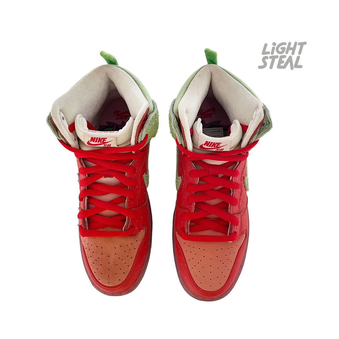 Dunk High SB Strawberry Cough (Used) - immagine 2
